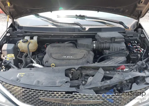 2018 Chrysler Pacifica Touring L z USA, uszkodzony, nr VIN 2C4RC1BG8JR143879